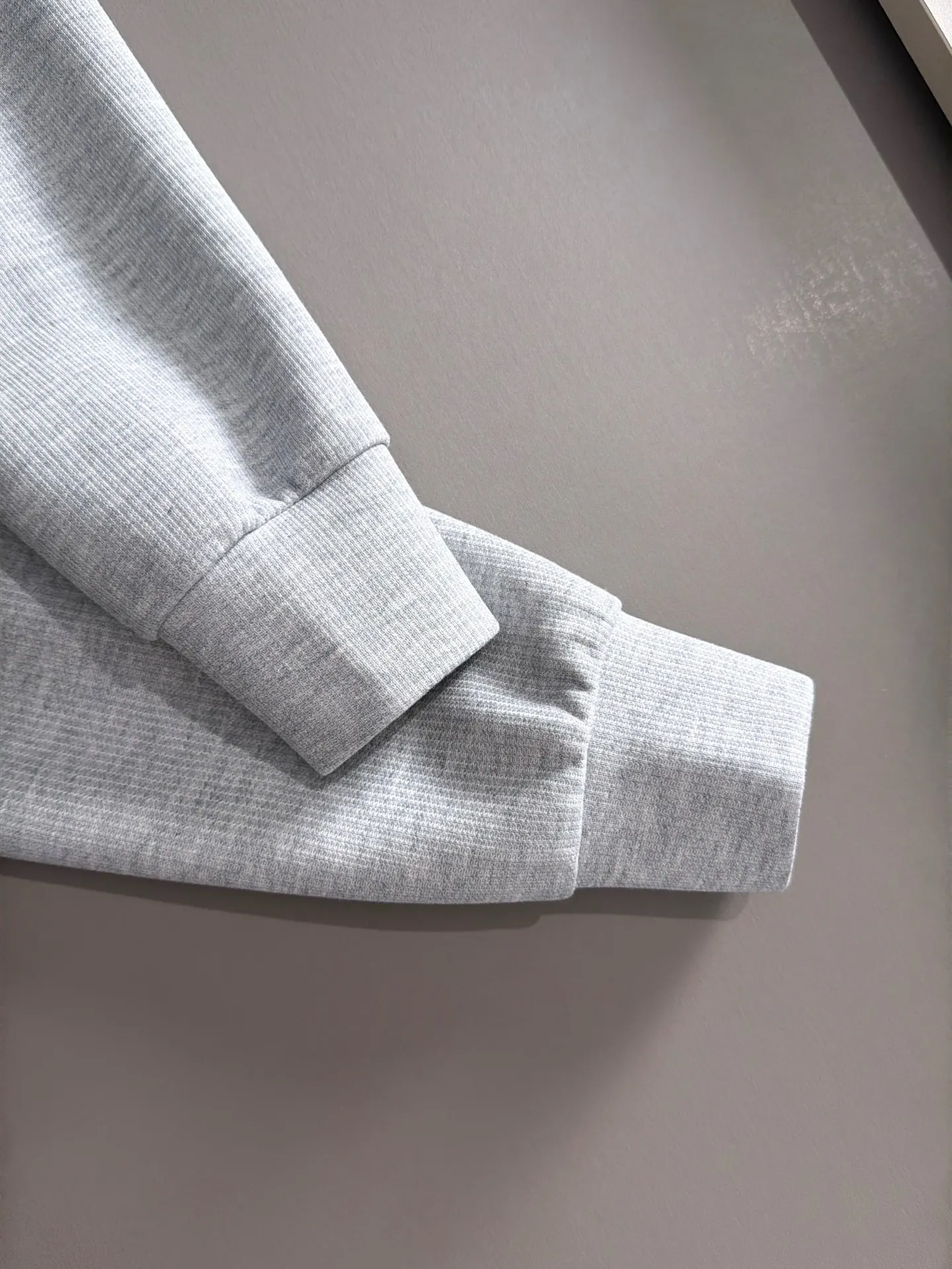 Exclusive launch in Paris of 2026 autumn and winter New Arrival sweatshirts for men and women. Many stars have the same style. Craftsmanship that cannot be replicated by ordinary small workshops. We are not afraid of any challenges in terms of materials, detail restoration and craftsmanship, just to provide you with wonderful products. Compare the top Original versions at will. No expense is spared just to make it better. Unique imported fabric feel. Purely imported German machine production. Precision operation. Thousands of needles density. Complete set of New Arrival accessories with three standards. Versatile fashionable upper body. A perfect choice for autumn and winter. A must-have item. Sizes: M-4XL (please state your height and weight when placing an order)